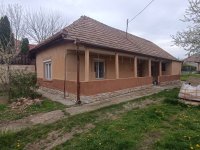Eladó családi ház, Úrin 23.9 M Ft, 1 szobás