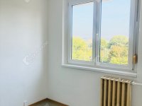 Eladó panellakás, Tatabányán 37.79 M Ft, 2+1 szobás