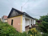 Eladó családi ház, Bakonszegen 9.49 M Ft, 1 szobás