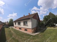 Eladó családi ház, Pilisen 54 M Ft, 3 szobás