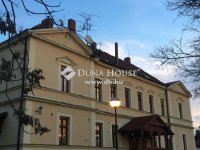 Eladó családi ház, Pusztacsaládon 600 M Ft, 1 szobás
