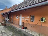 Eladó családi ház, Vácegresen 75 M Ft, 5 szobás