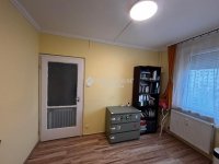 Eladó panellakás, Debrecenben 51.9 M Ft, 3 szobás