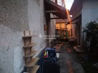 Eladó családi ház, XV. kerületben 85 M Ft, 9 szobás