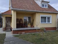 Eladó családi ház, Győrött 89.9 M Ft, 4+2 szobás
