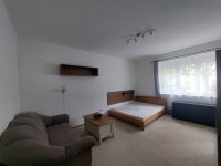 Kiadó téglalakás, albérlet, Esztergomban 130 E Ft / hó