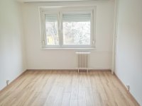 Eladó panellakás, Ajkán, Fő úton 29.9 M Ft, 2 szobás