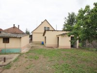 Eladó családi ház, Dombóváron 31.8 M Ft, 5 szobás