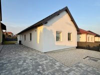 Eladó családi ház, Herenden 105 M Ft, 4 szobás