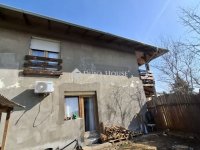 Eladó családi ház, Felsőpakonyban 94.7 M Ft, 9 szobás