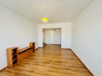Eladó panellakás, Oroszlányban 28.5 M Ft, 2 szobás