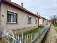 Eladó családi ház, Dombóváron 23 M Ft, 3 szobás