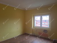 Eladó családi ház, Pécsett 38.9 M Ft, 2 szobás