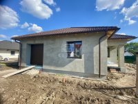 Eladó családi ház, Velencén 129.9 M Ft, 4 szobás