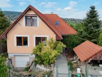 Eladó családi ház, Szentendrén 164.9 M Ft, 8 szobás