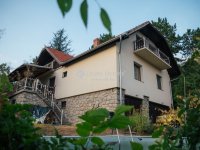 Eladó családi ház, Pécsett 180 M Ft, 7 szobás