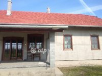 Eladó családi ház, Tiszasason 59.99 M Ft, 3 szobás