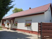 Eladó családi ház, Balatonkenesén 128 M Ft, 3 szobás