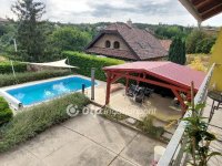 Eladó családi ház, Sukorón 130 M Ft, 5 szobás