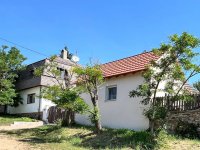 Eladó családi ház, Sukorón 99 M Ft, 6 szobás