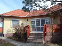 Eladó családi ház, Gödöllőn 169 M Ft, 2+5 szobás