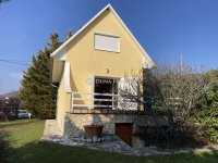 Eladó családi ház, Pécsett 59.9 M Ft, 3 szobás