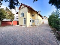 Eladó családi ház, Székesfehérvárott 98 M Ft, 5 szobás