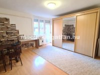 Kiadó téglalakás, albérlet, Pécsett 120 E Ft / hó, 1 szobás