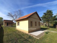 Eladó családi ház, Kiskunfélegyházán 17.99 M Ft, 1+1 szobás