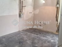 Eladó téglalakás, Cegléden 33 M Ft, 4 szobás