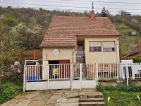 Eladó családi ház, Pécsett 59.5 M Ft, 3 szobás