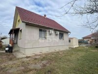 Eladó családi ház, Szigethalmon 64 M Ft, 2 szobás