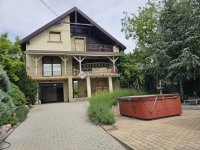 Eladó családi ház, Pócsmegyeren 259 M Ft, 6 szobás