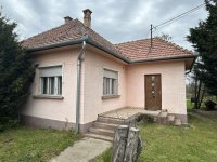 Eladó családi ház, Dánszentmiklóson 38 M Ft, 3 szobás