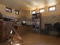 Eladó családi ház, Gödön 225 M Ft, 7 szobás