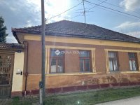 Eladó családi ház, Cegléden 37.5 M Ft, 6 szobás