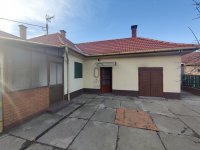 Eladó családi ház, Cegléden 45 M Ft, 3 szobás
