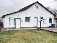 Eladó családi ház, Pécsett 99 M Ft, 3 szobás