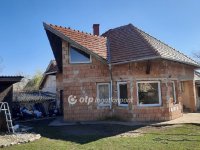 Eladó családi ház, Baracskán 74.9 M Ft, 4 szobás