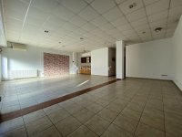 Eladó iroda, Komlón, Berek utcában 21.5 M Ft