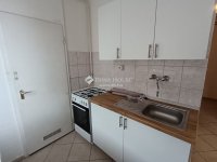 Eladó panellakás, Cegléden 39.9 M Ft, 3 szobás