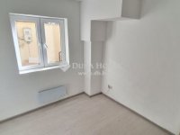 Eladó téglalakás, Pécsett 24.5 M Ft, 2 szobás