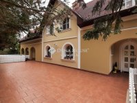 Eladó családi ház, Szentendrén 398 M Ft, 10 szobás