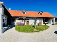 Eladó családi ház, Vértesacsán 250 M Ft, 5 szobás