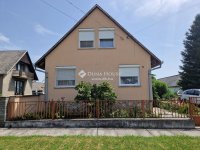 Eladó családi ház, Majson 28 M Ft, 5 szobás