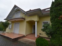 Eladó családi ház, Zalakaroson 84.9 M Ft, 8 szobás