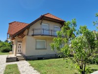 Eladó családi ház, Balatonbogláron 159 M Ft, 7 szobás