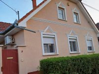 Eladó családi ház, Cegléden 88.5 M Ft, 4 szobás