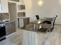 Kiadó családi ház, albérlet, Szolnokon 300 E Ft / hó, 5 szobás