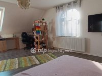 Eladó családi ház, Siklóson 79.9 M Ft, 5 szobás